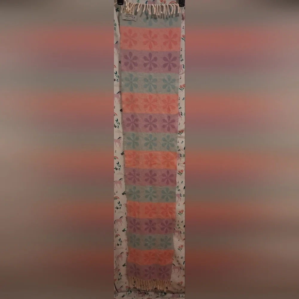 EUC Vintage Y2K R Derwin Clothiers Pastel Scottish Cashnere Retro Flower Scarf